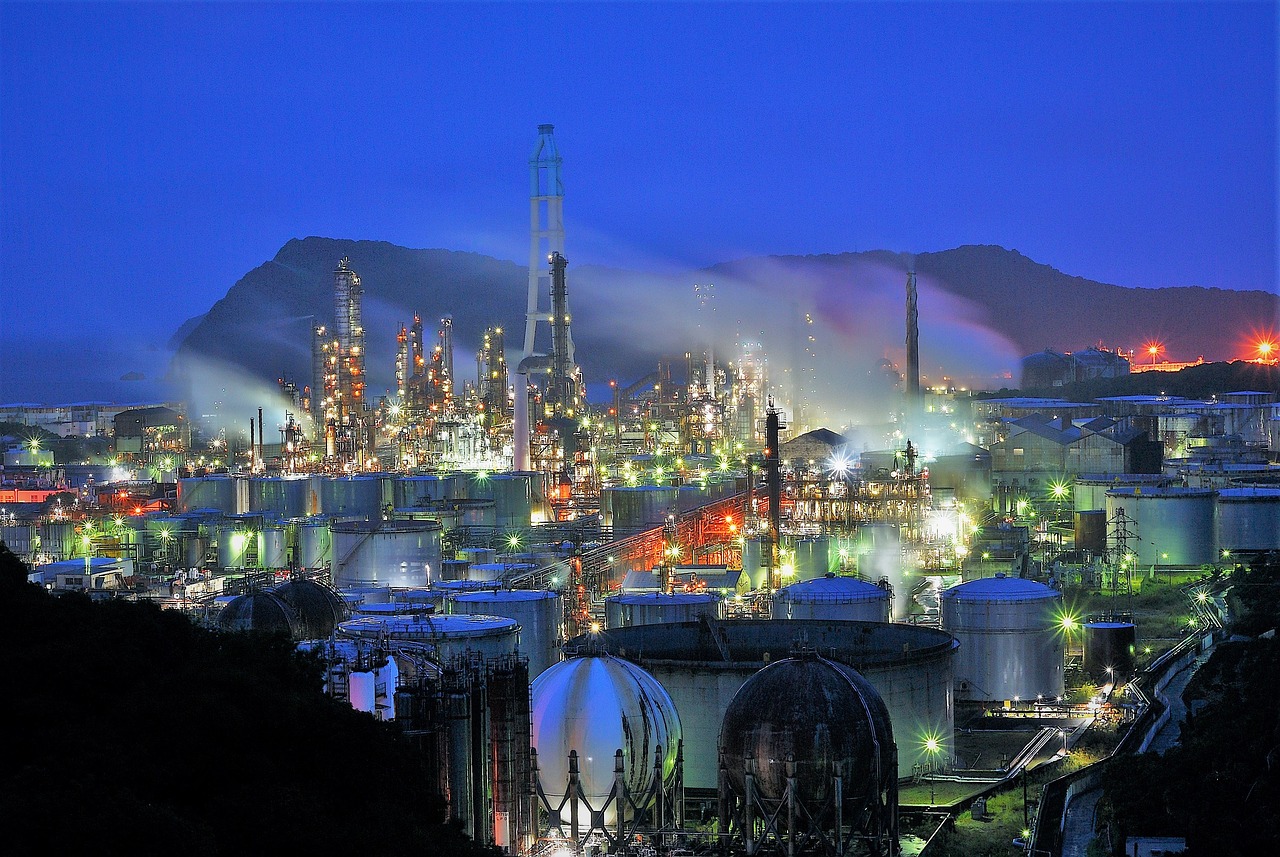 refinery, industrial plant, night view-7510284.jpg